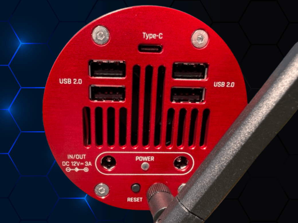 Vier USB 2.0, ein USB-C und zwei Poweranschlüsse